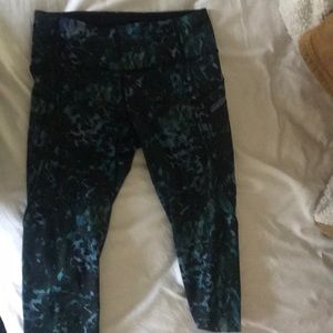 Lululemon workout pants size 4